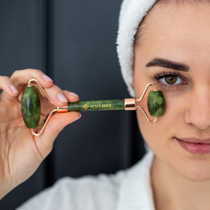 Gua Sha Jade Roller | Rolă de masaj facial Acus Med - verde